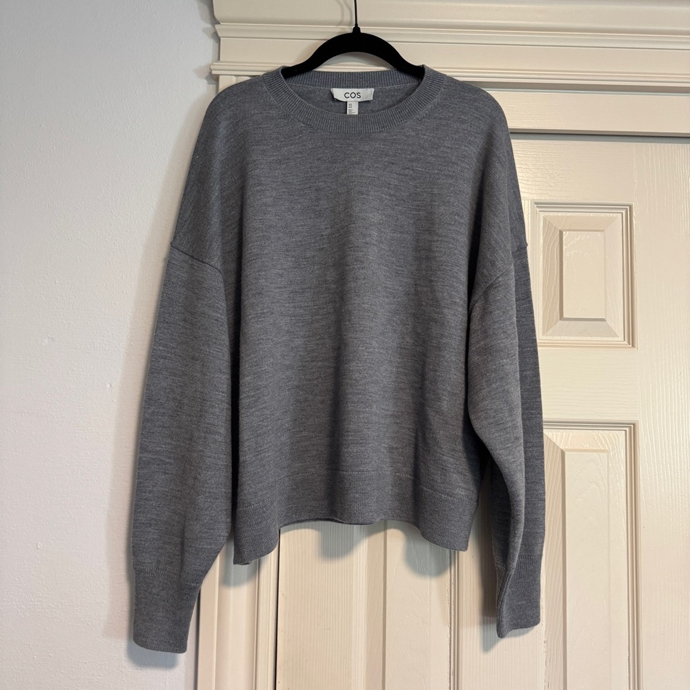 COS Boxy Cropped Gray Sweater